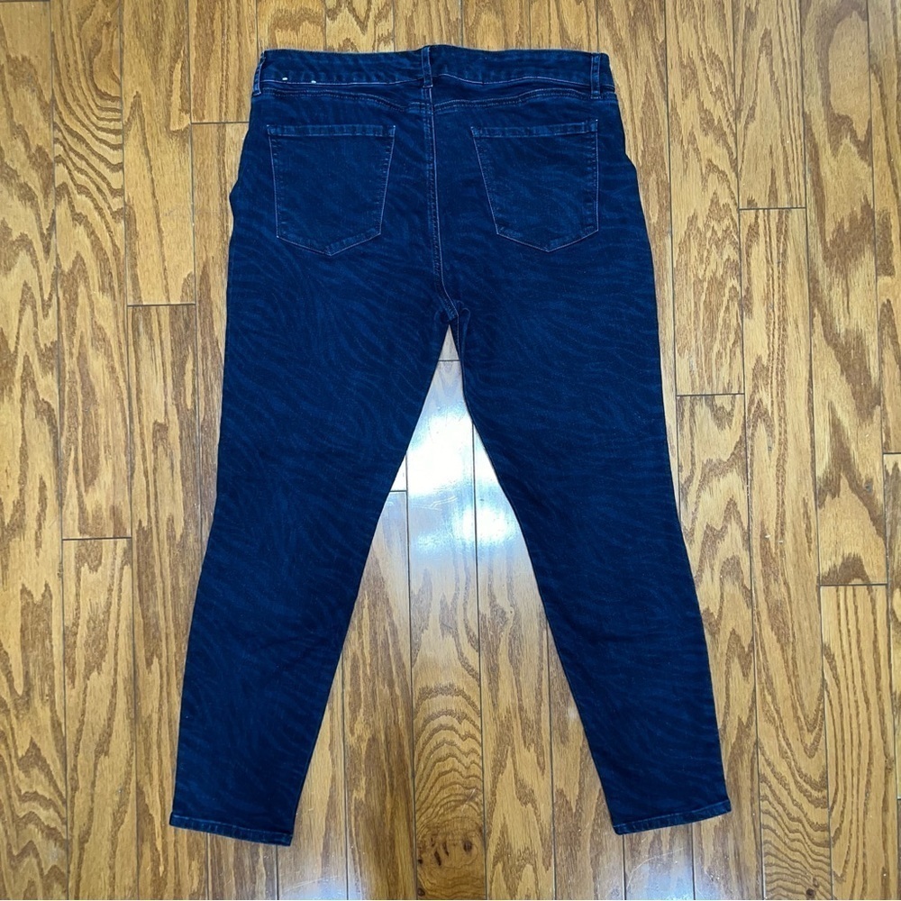 White House Black Market Zebra Print Skinny Ankle Jeans Size 14 - Picture 9 of 11